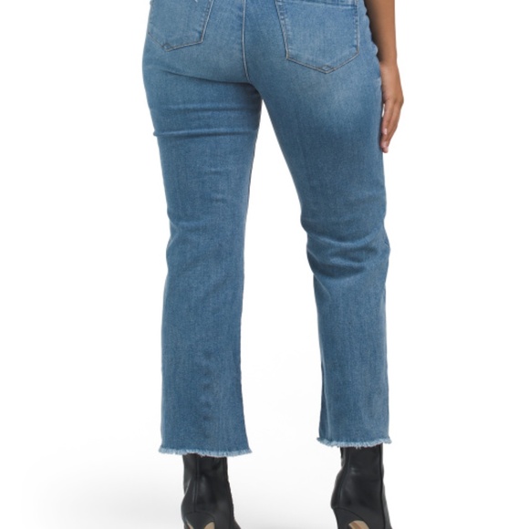 Democracy “Ab Technology” Cropped Jeans Size 8. - Picture 2 of 8